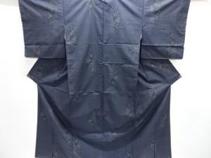 未使用品　仕立て上がり　破れ縞に草葉模様織り出し本場泥大島紬着物（5マルキ）